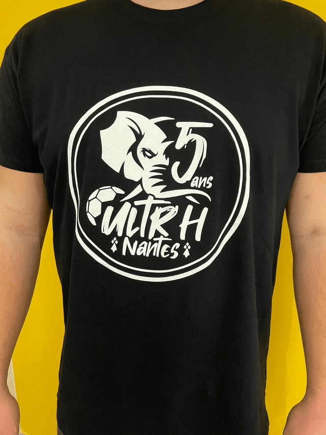 Tshirt noir 5ans